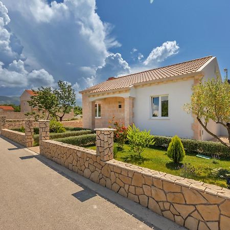 Apartment Holiday Home Doma, Cilipi Near Dubrovnik Værelse billede