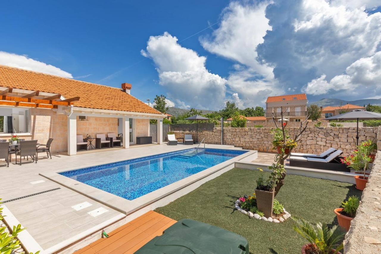 Apartment Holiday Home Doma, Cilipi Near Dubrovnik Eksteriør billede