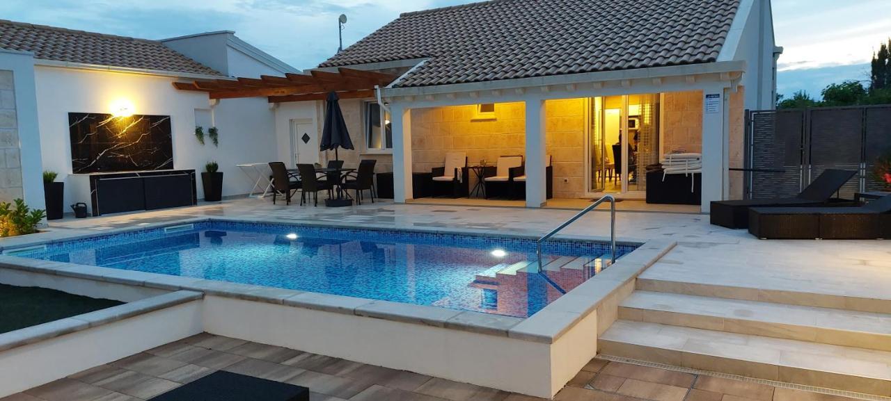Apartment Holiday Home Doma, Cilipi Near Dubrovnik Eksteriør billede