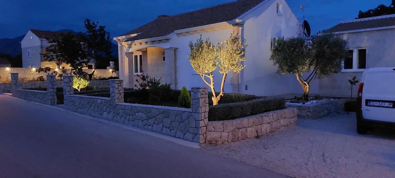 Apartment Holiday Home Doma, Cilipi Near Dubrovnik Eksteriør billede