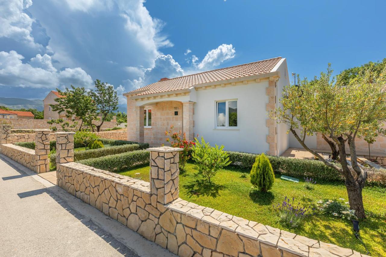 Apartment Holiday Home Doma, Cilipi Near Dubrovnik Eksteriør billede
