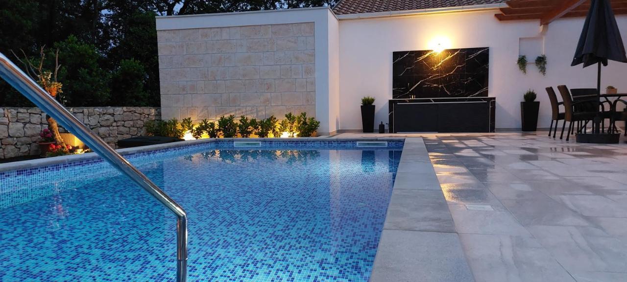 Apartment Holiday Home Doma, Cilipi Near Dubrovnik Eksteriør billede