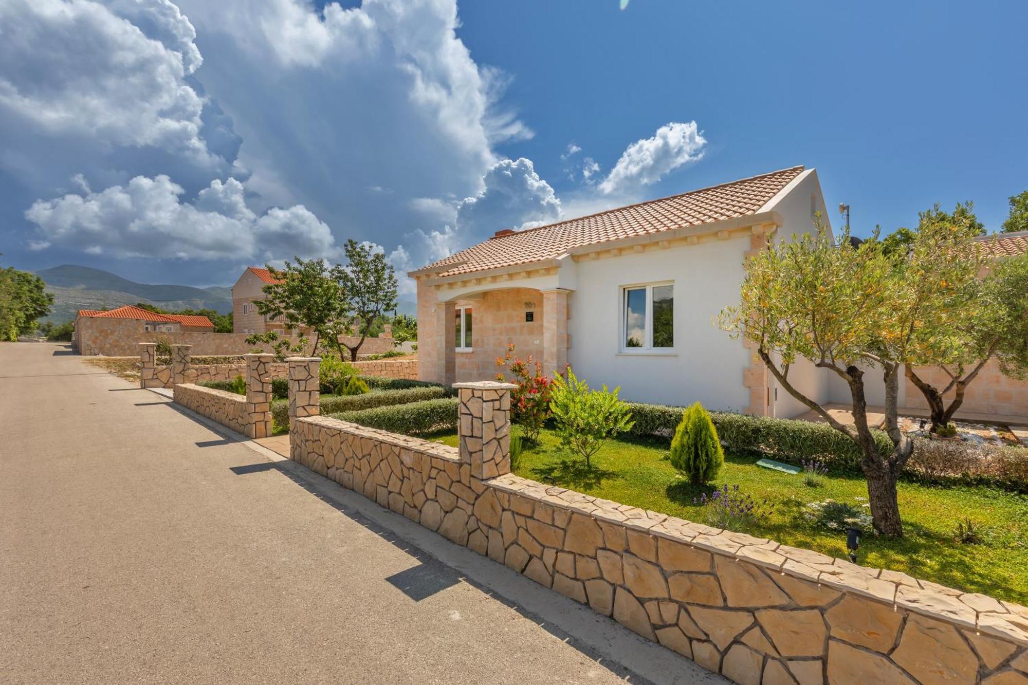 Apartment Holiday Home Doma, Cilipi Near Dubrovnik Værelse billede